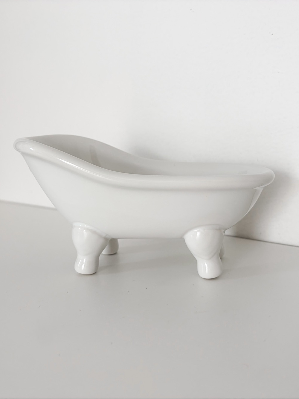 White Ceramic Soap Dish, Clawfoot Bathtub Design